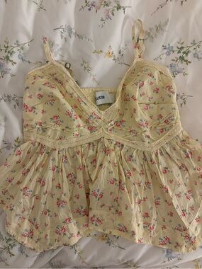 Hollister Pale Yellow Floral Lace-Trim Cami Top